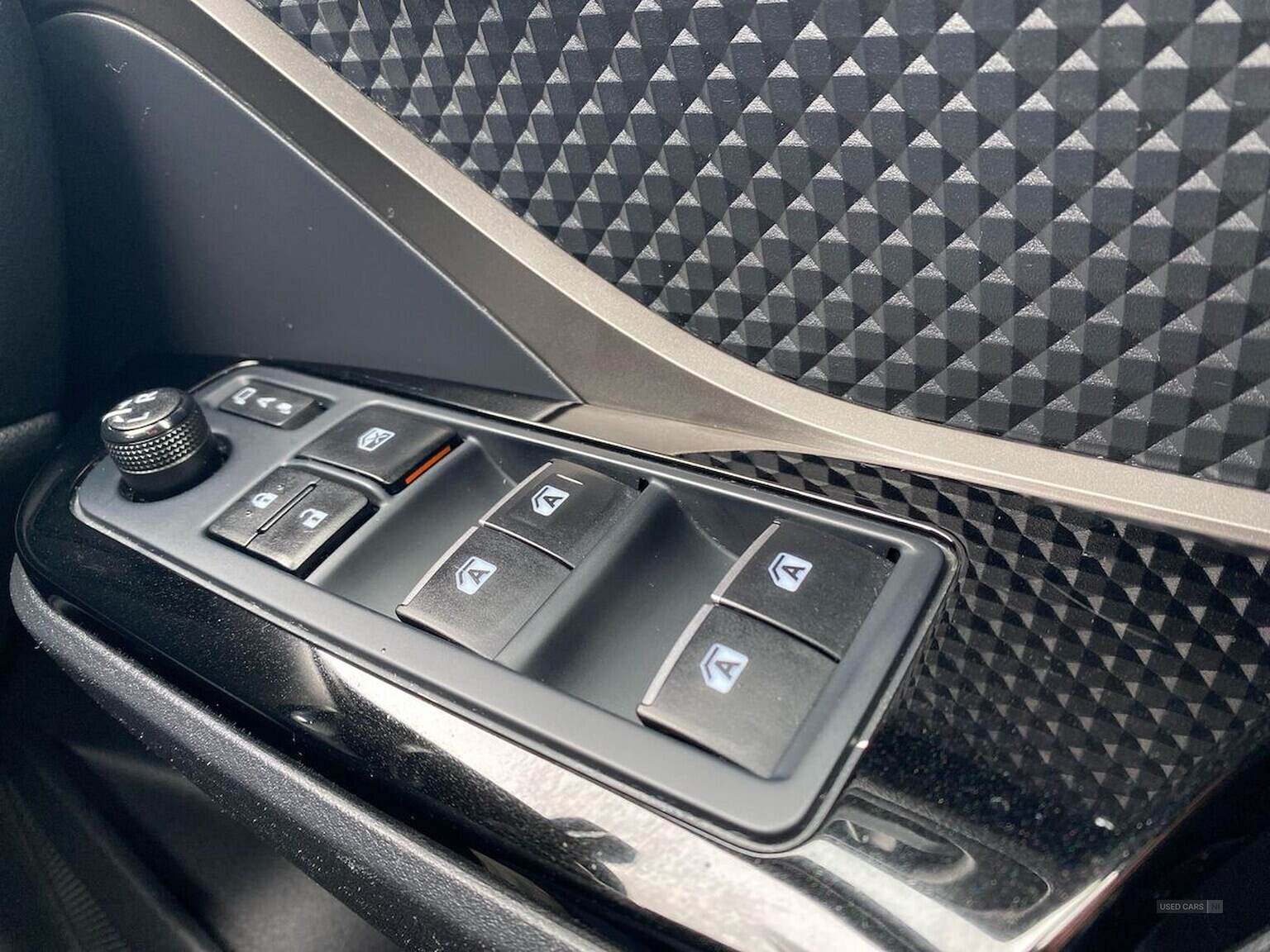Sep 2018 Toyota C-HR 1.8 Hybrid Dynamic 5Dr Cvt