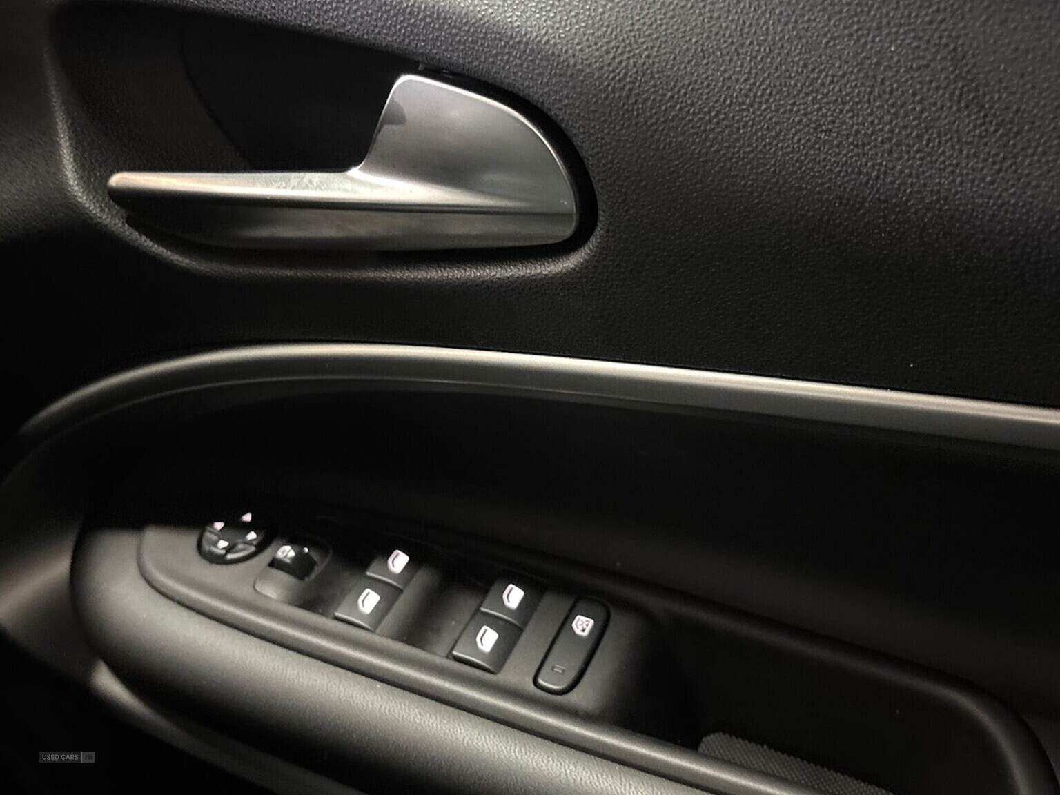 Oct 2024 Jeep Avenger 1.2 E-Hybrid Summit 5Dr Dct