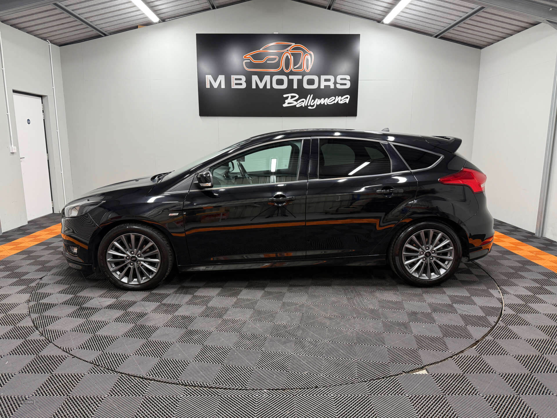 May 2018 Ford Focus 1.0 EcoBoost 140 ST-Line Navigation 5dr