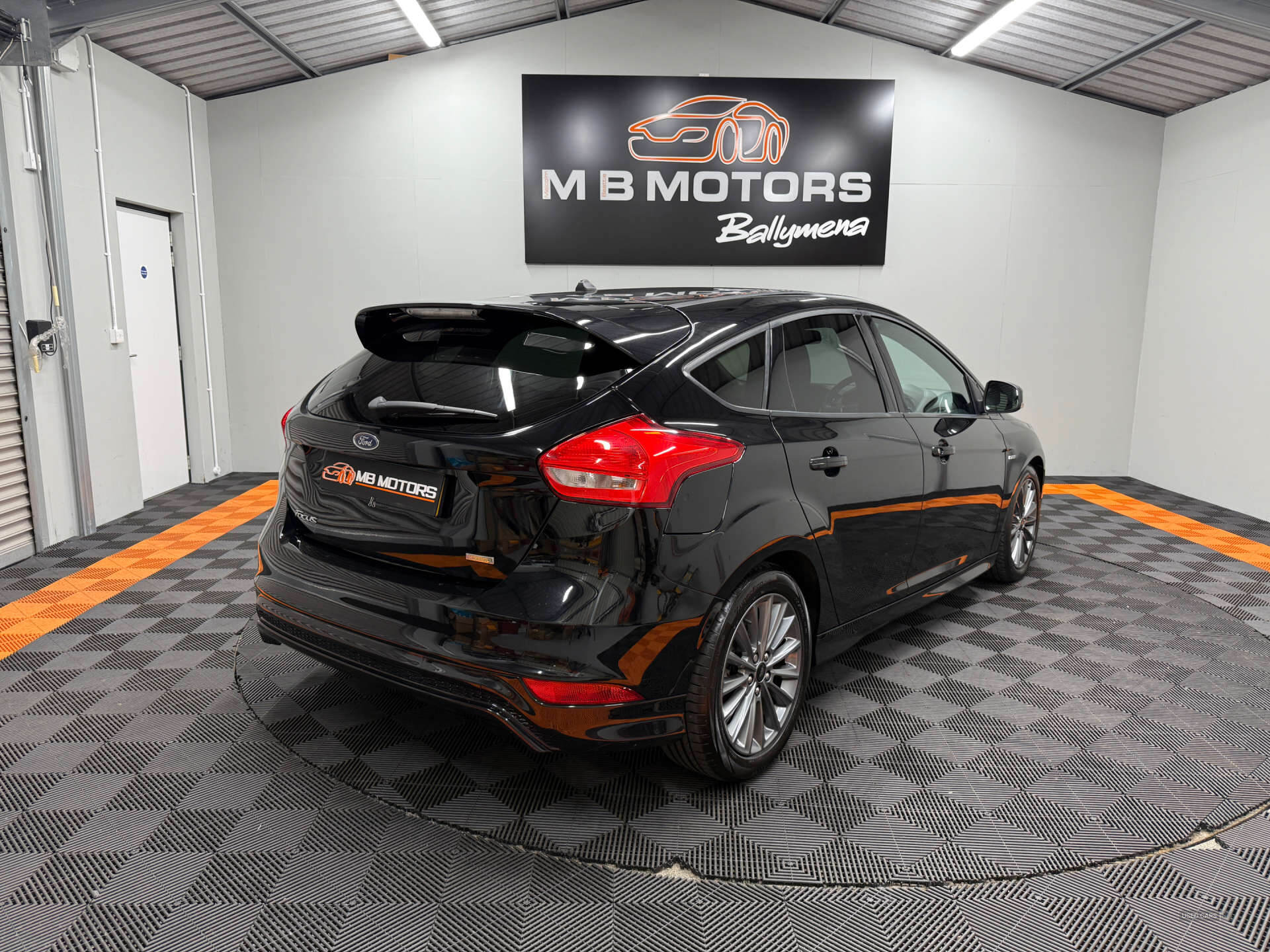 May 2018 Ford Focus 1.0 EcoBoost 140 ST-Line Navigation 5dr