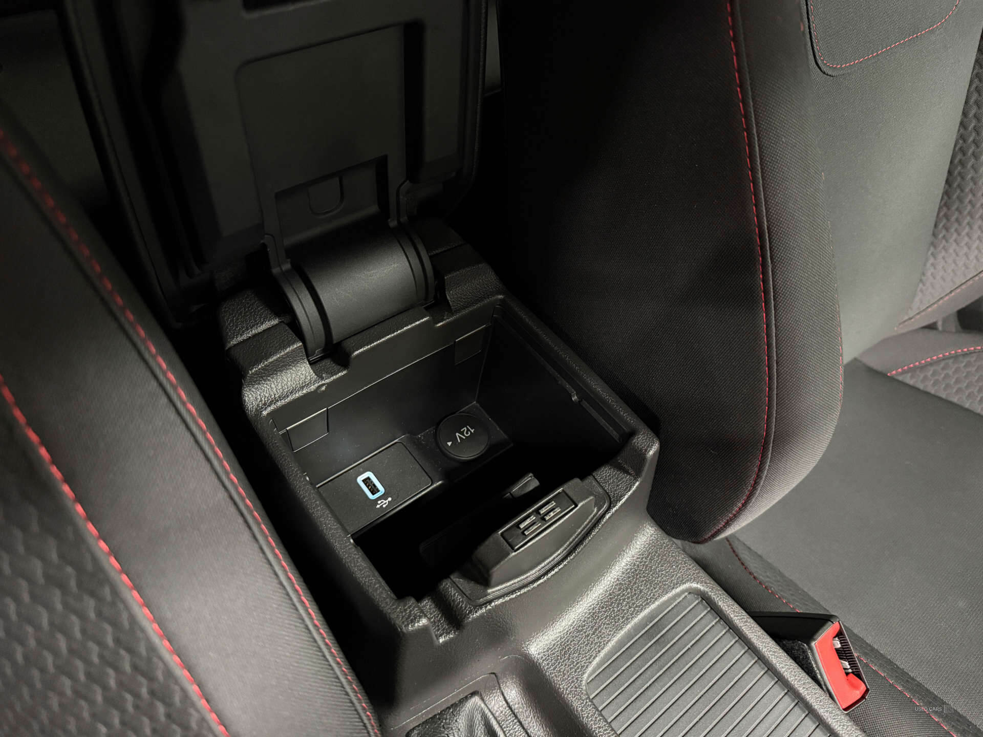 May 2018 Ford Focus 1.0 EcoBoost 140 ST-Line Navigation 5dr