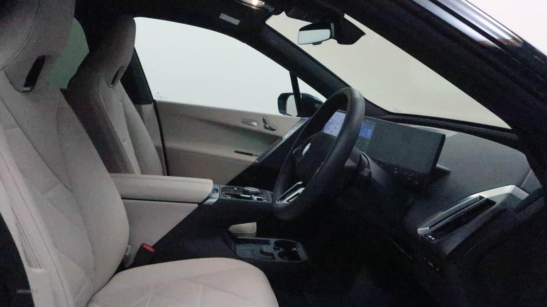 2025 BMW iX xDrive40 M Sport