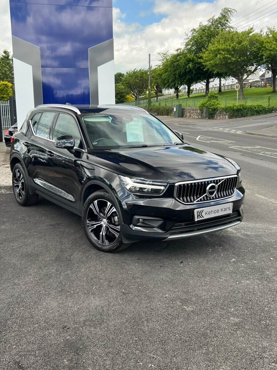 Dec 2021 Volvo XC40 2.0 B4P Inscription Pro 5dr Auto [7 speed]