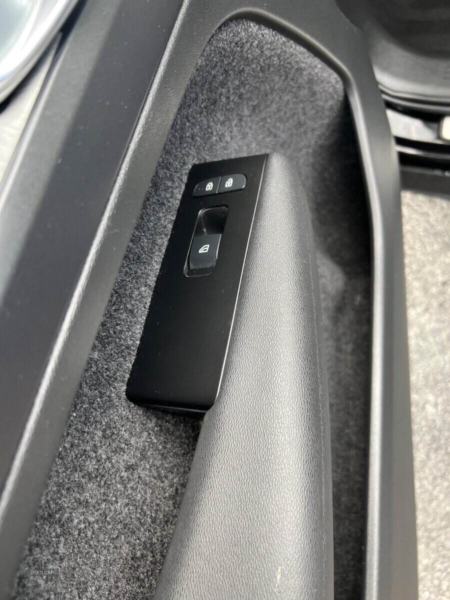 Dec 2021 Volvo XC40 2.0 B4P Inscription Pro 5dr Auto [7 speed]