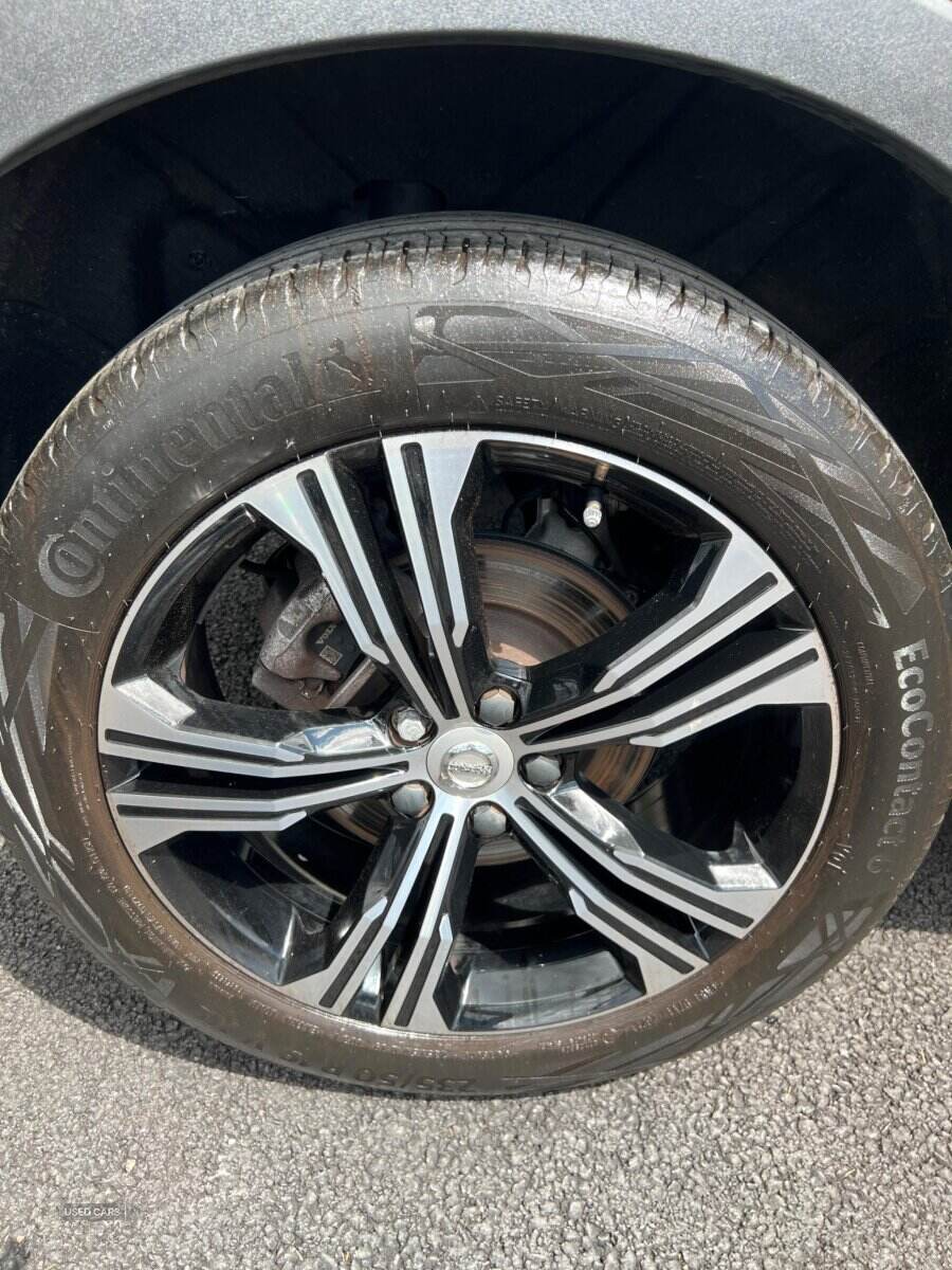 Dec 2021 Volvo XC40 2.0 B4P Inscription Pro 5dr Auto [7 speed]