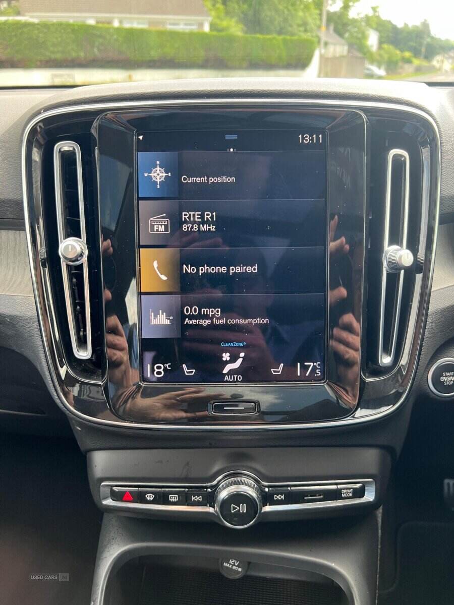 Dec 2021 Volvo XC40 2.0 B4P Inscription Pro 5dr Auto [7 speed]
