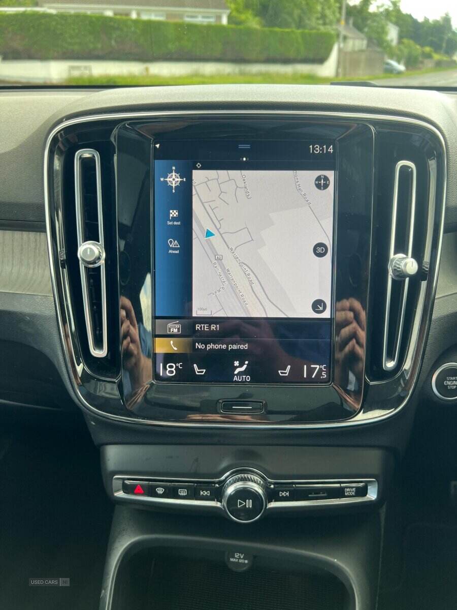 Dec 2021 Volvo XC40 2.0 B4P Inscription Pro 5dr Auto [7 speed]