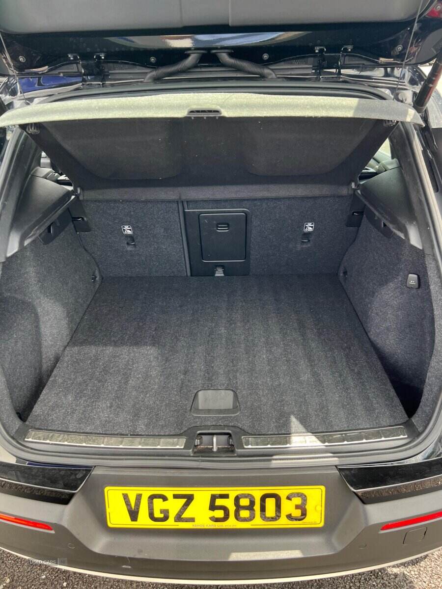 Dec 2021 Volvo XC40 2.0 B4P Inscription Pro 5dr Auto [7 speed]