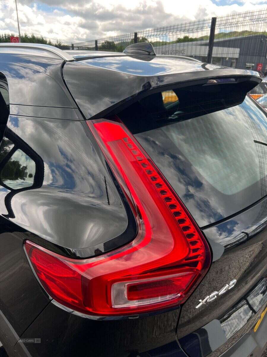 Dec 2021 Volvo XC40 2.0 B4P Inscription Pro 5dr Auto [7 speed]