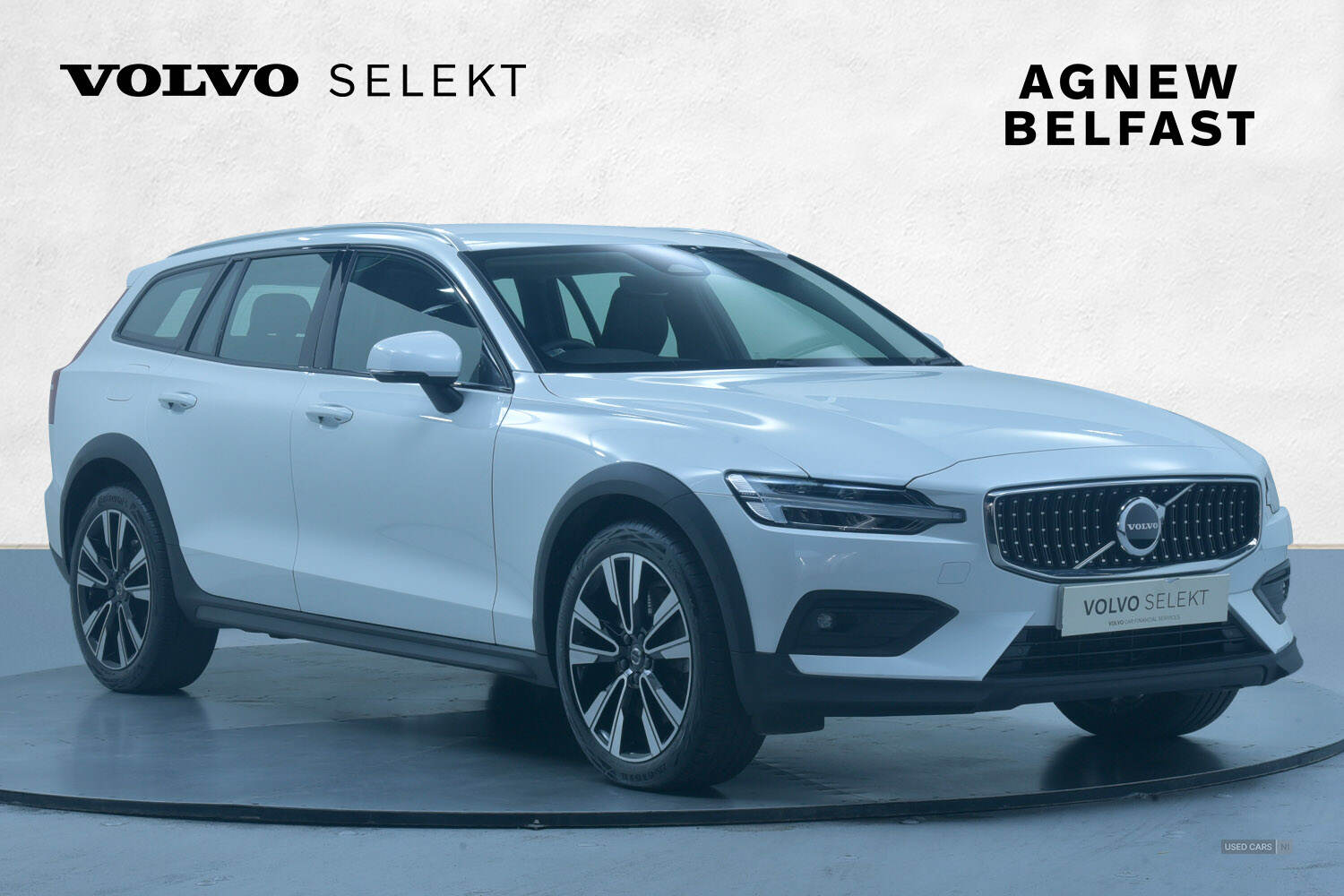 Apr 2023 Volvo V60 2.0 B5P Cross Country Plus 5dr AWD Auto