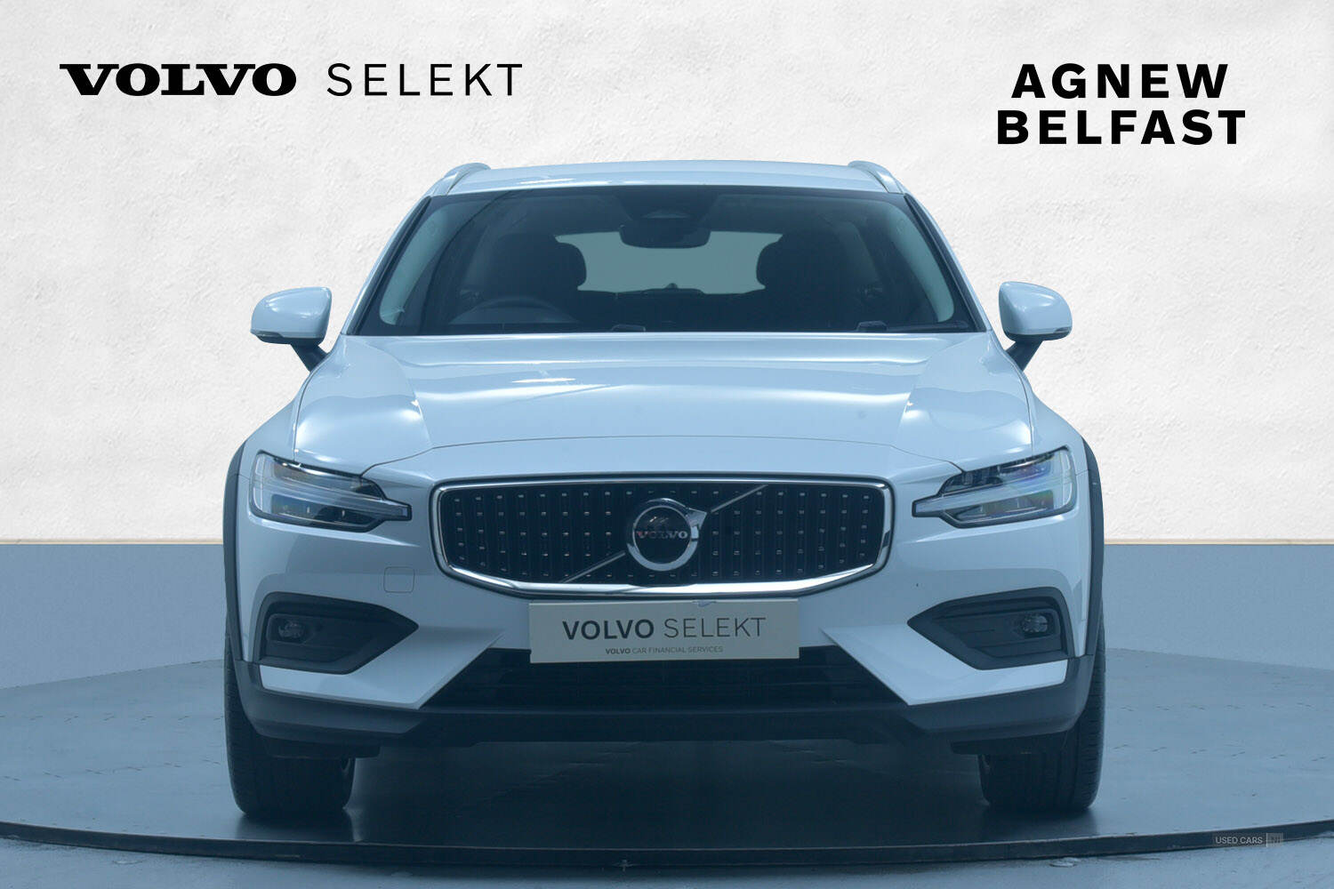 Apr 2023 Volvo V60 2.0 B5P Cross Country Plus 5dr AWD Auto