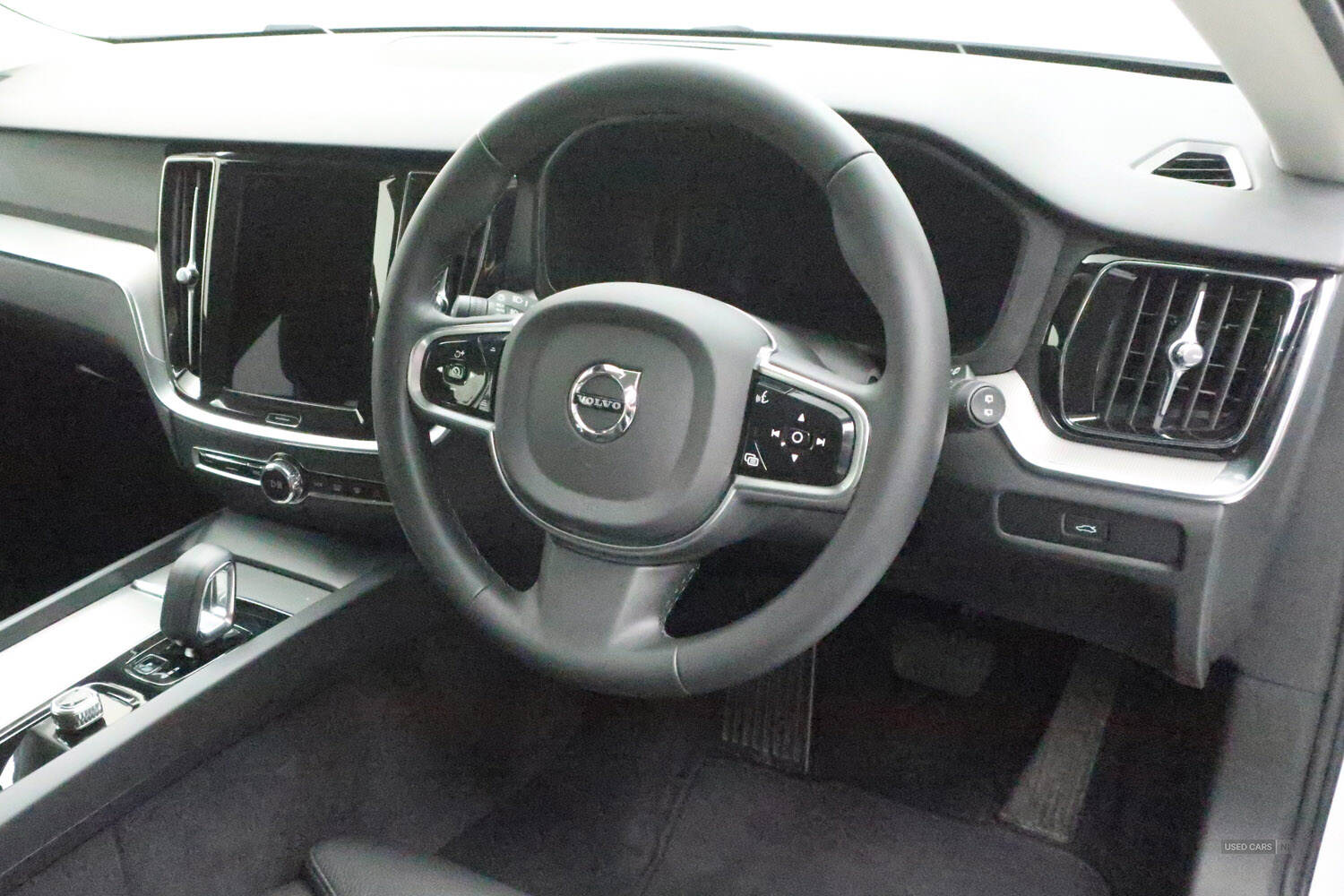 Apr 2023 Volvo V60 2.0 B5P Cross Country Plus 5dr AWD Auto