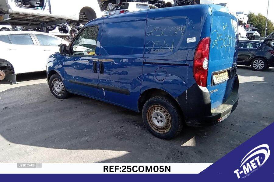 Sep 2015 Vauxhall Combo 2000 1.6 CDTI 16V H1 Van Tecshift