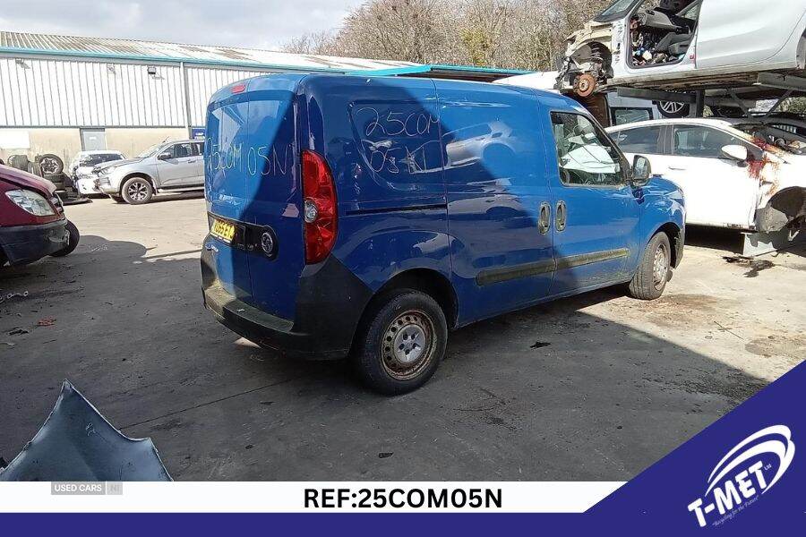 Sep 2015 Vauxhall Combo 2000 1.6 CDTI 16V H1 Van Tecshift