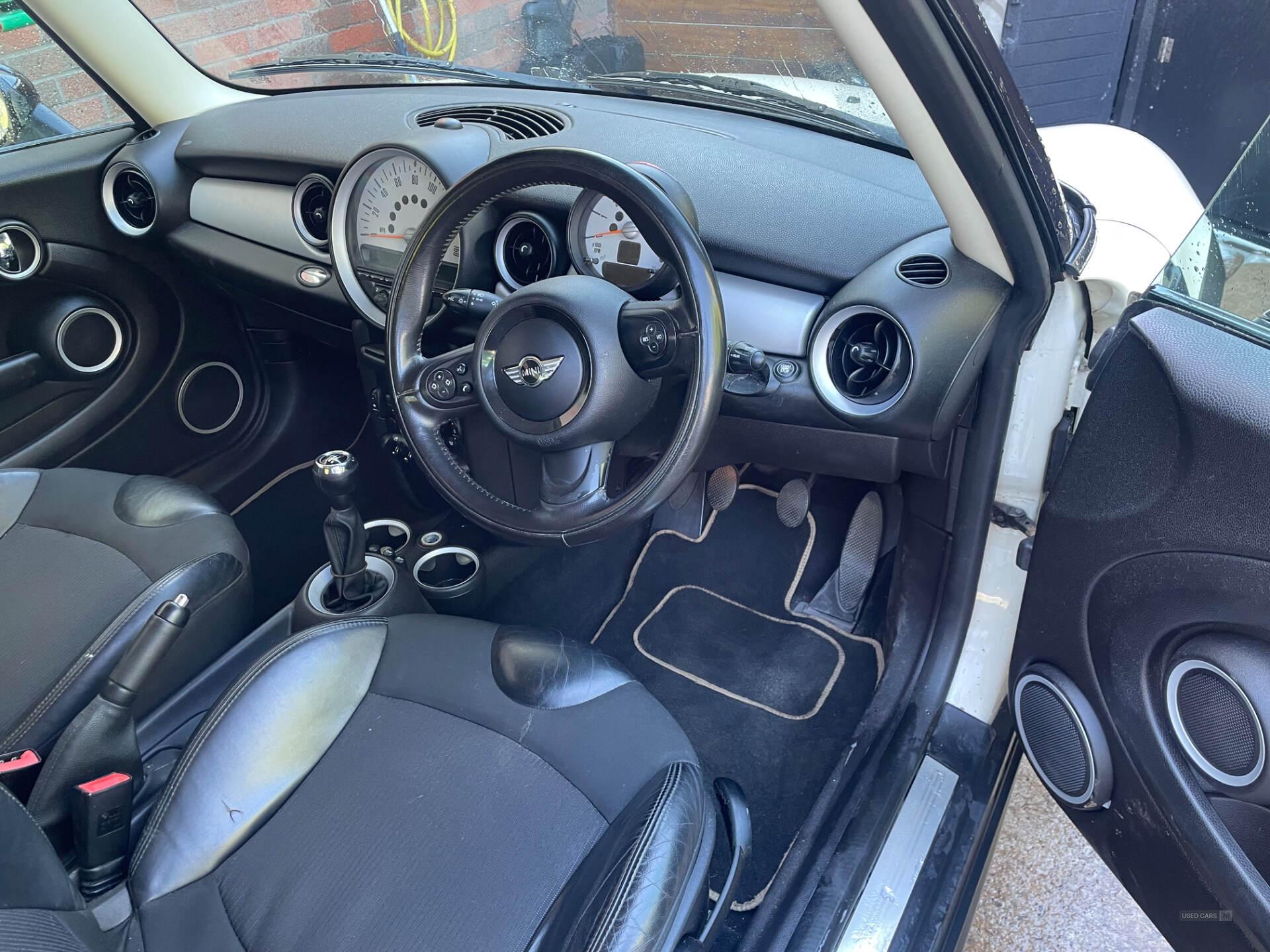 Mar 2011 MINI Hatch 1.6 Cooper D 3dr