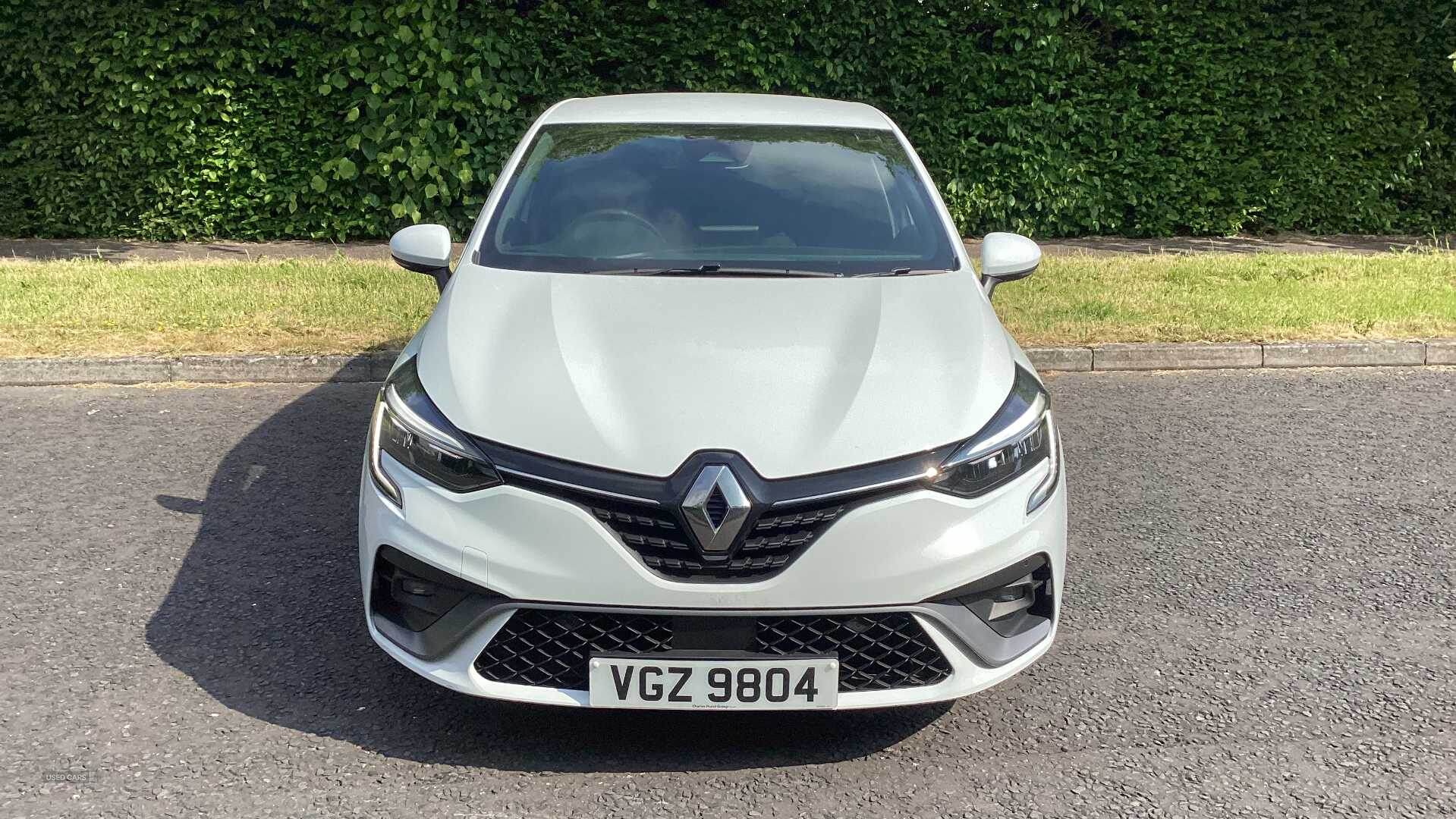 Feb 2022 Renault Clio 1.6 E-TECH Hybrid 140 RS Line 5dr Auto