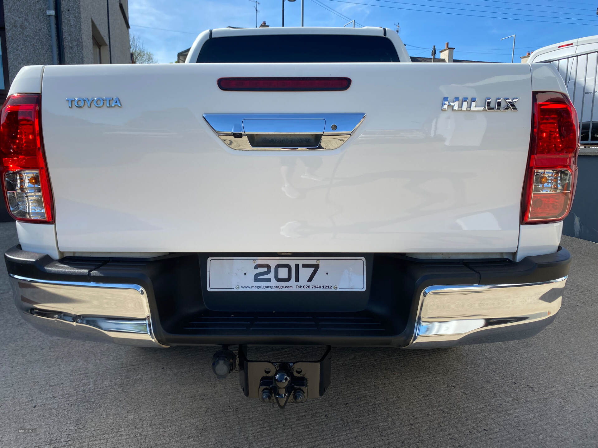 Jun 2017 Toyota Hilux Icon D/Cab Pick Up 2.4 D-4D