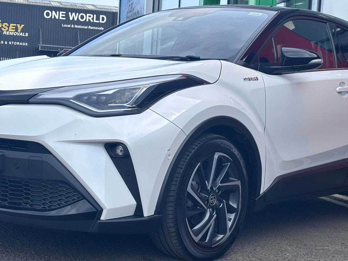 Aug 2020 Toyota C-HR 1.8 Hybrid Dynamic 5dr CVT