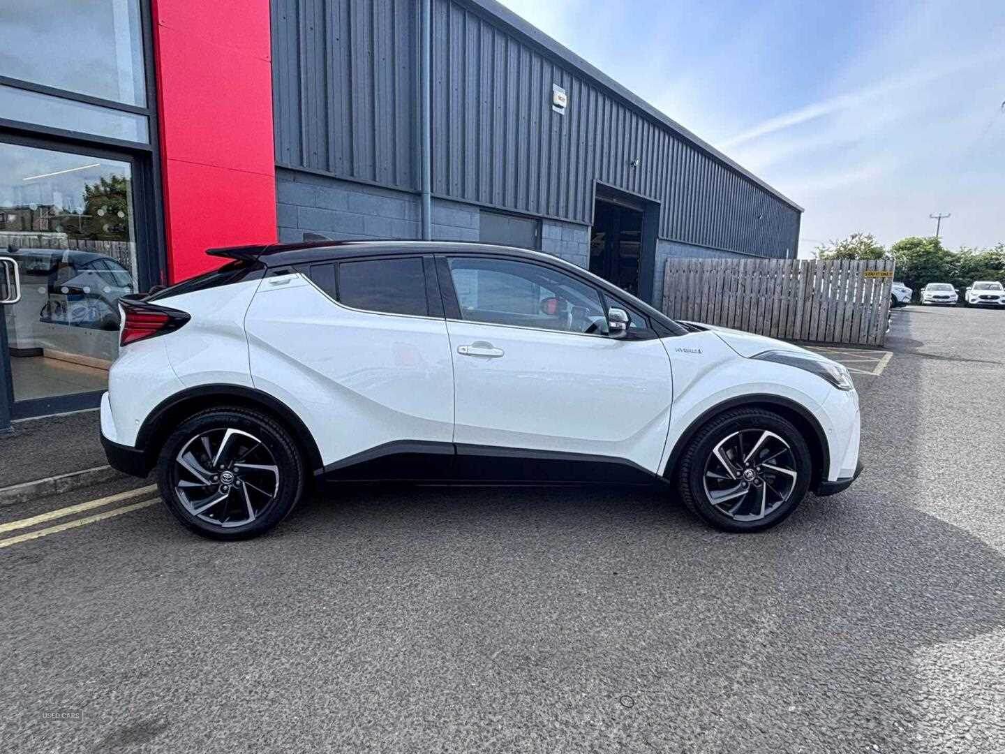 Aug 2020 Toyota C-HR 1.8 Hybrid Dynamic 5dr CVT