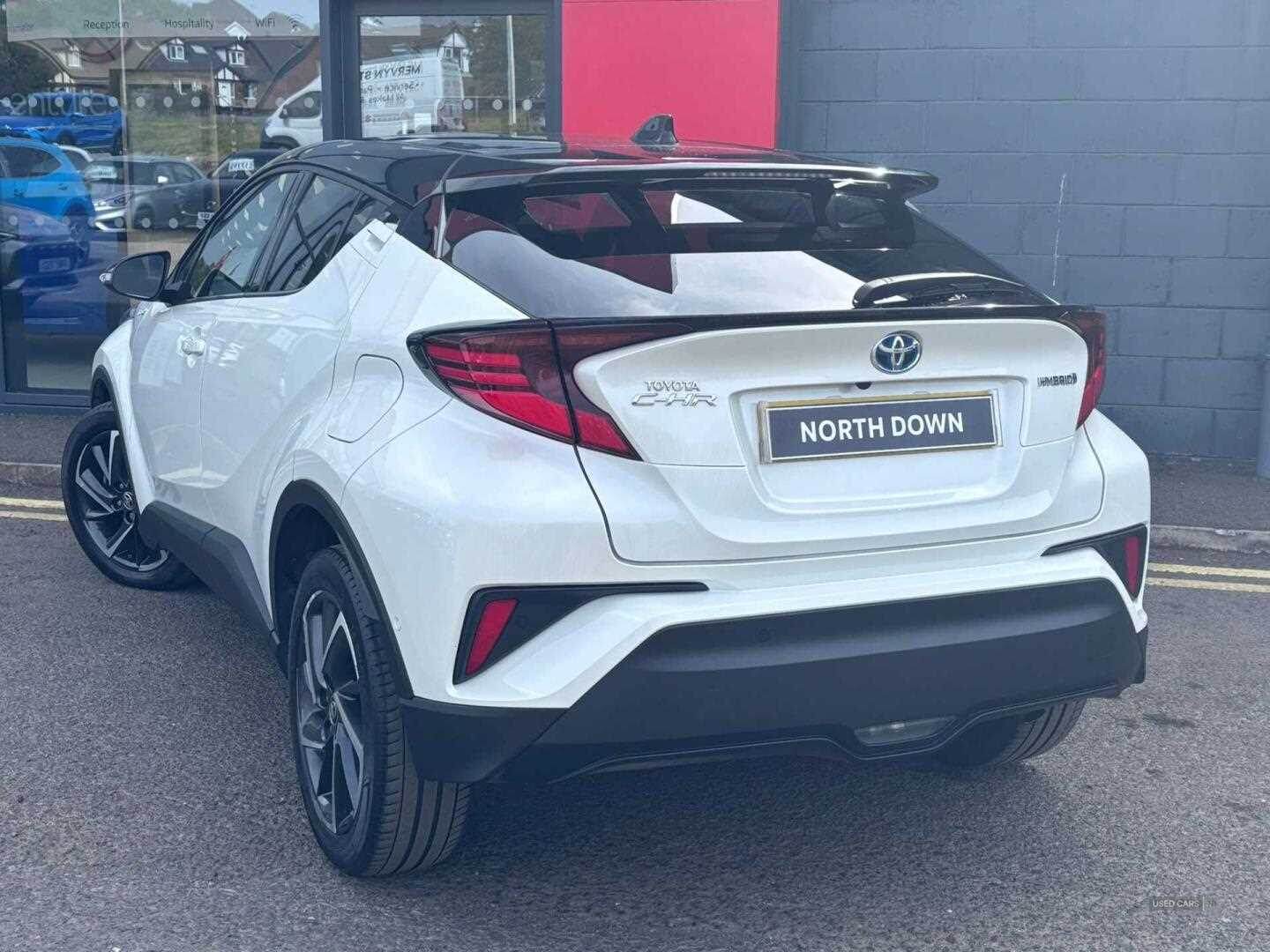 Aug 2020 Toyota C-HR 1.8 Hybrid Dynamic 5dr CVT
