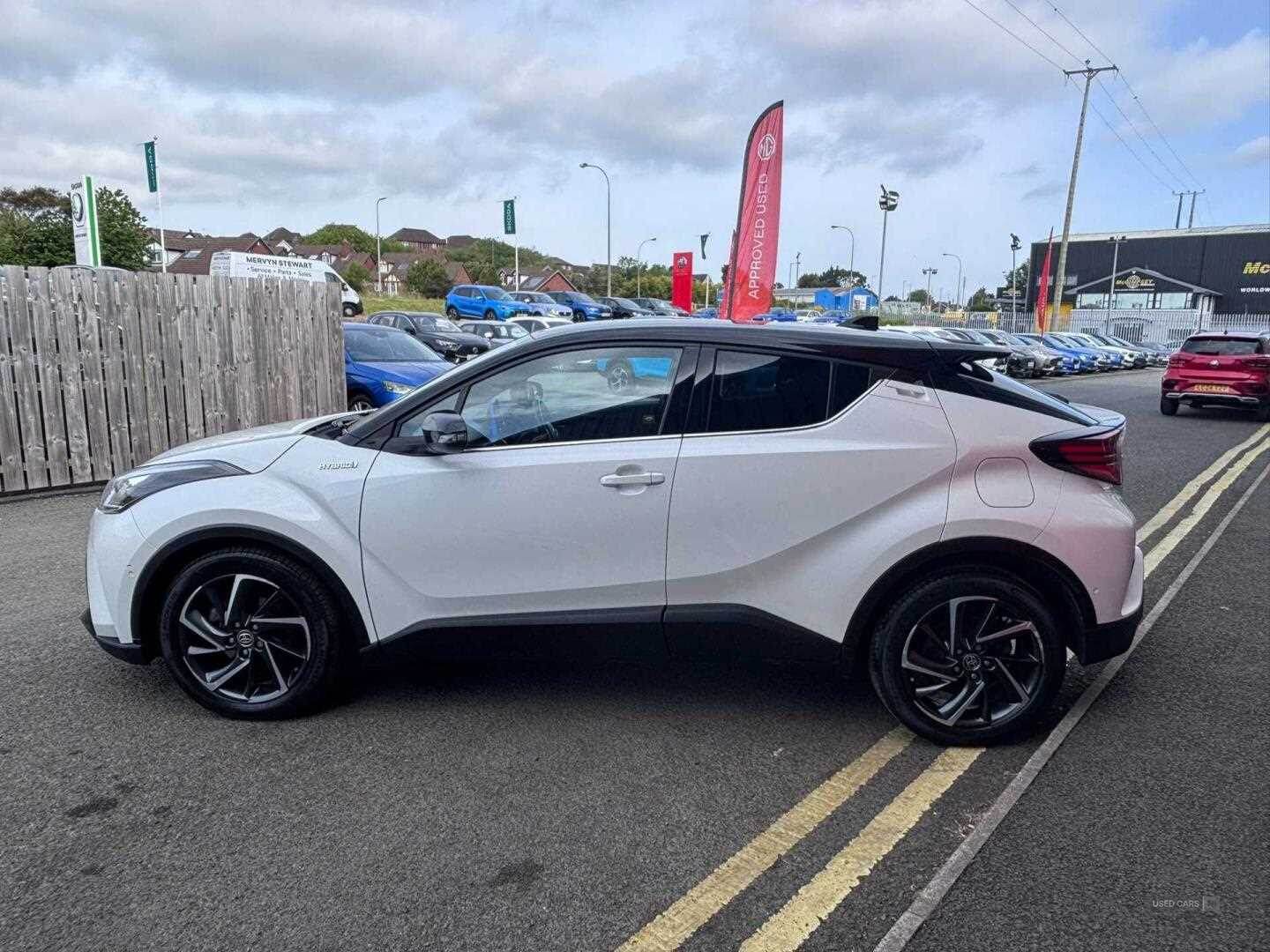 Aug 2020 Toyota C-HR 1.8 Hybrid Dynamic 5dr CVT