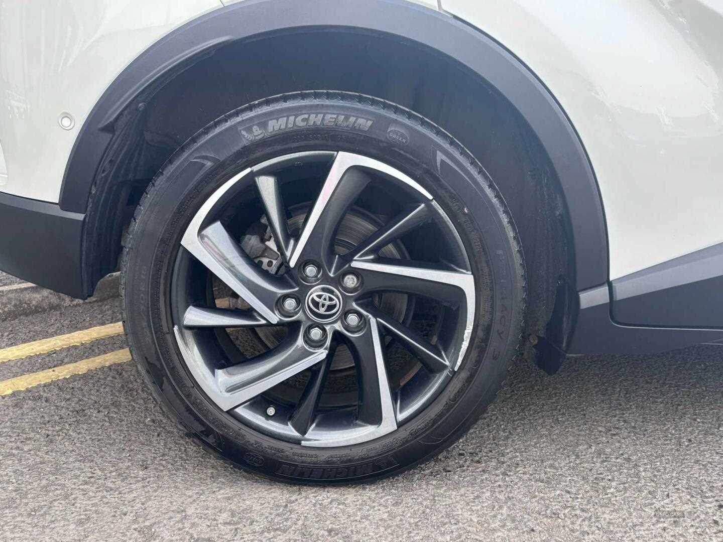 Aug 2020 Toyota C-HR 1.8 Hybrid Dynamic 5dr CVT