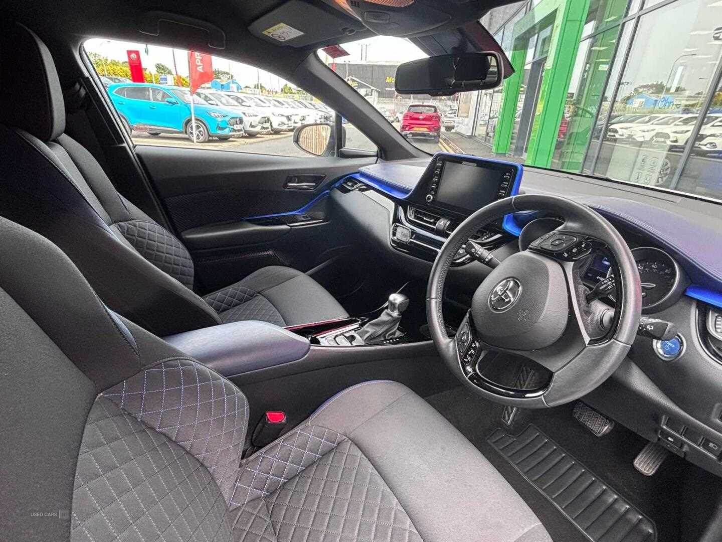 Aug 2020 Toyota C-HR 1.8 Hybrid Dynamic 5dr CVT