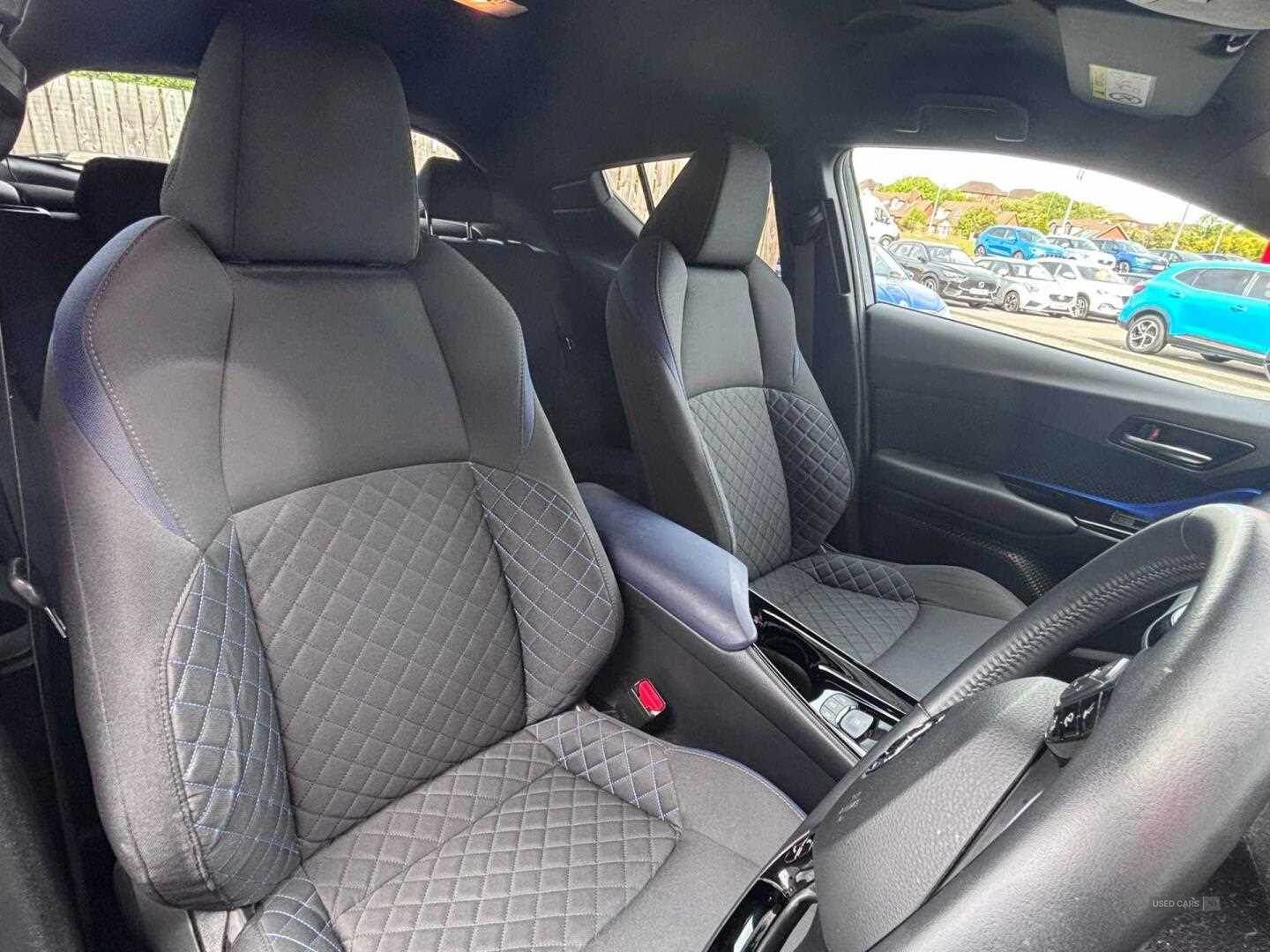 Aug 2020 Toyota C-HR 1.8 Hybrid Dynamic 5dr CVT