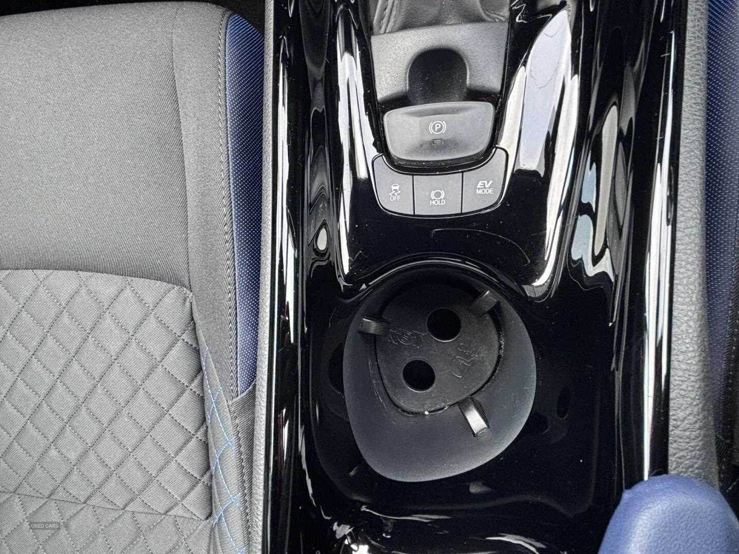 Aug 2020 Toyota C-HR 1.8 Hybrid Dynamic 5dr CVT