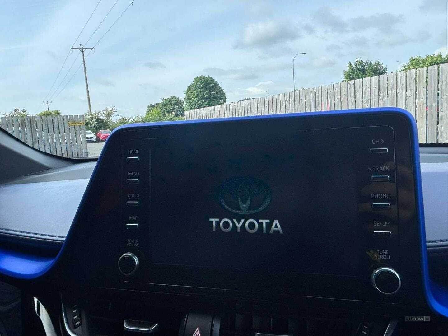 Aug 2020 Toyota C-HR 1.8 Hybrid Dynamic 5dr CVT
