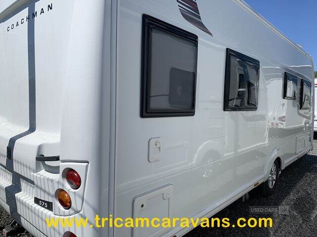 2019 Coachman Pastiche 575/4, Transverse Island Bed
