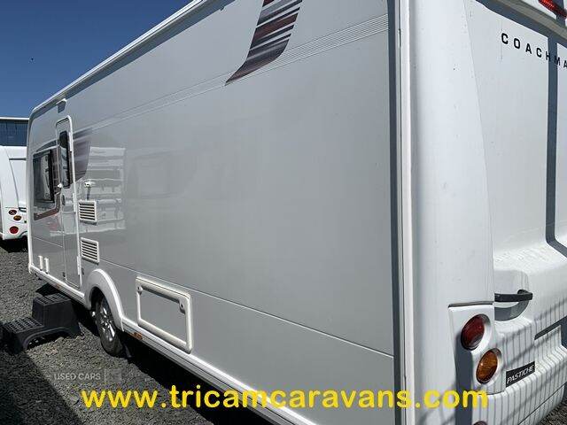 2019 Coachman Pastiche 575/4, Transverse Island Bed