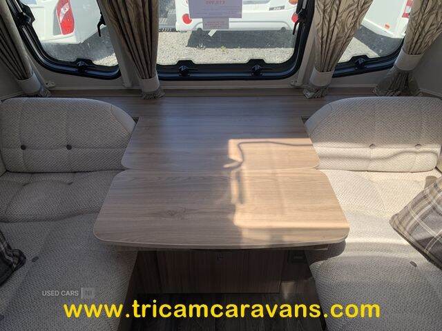 2019 Coachman Pastiche 575/4, Transverse Island Bed