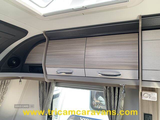 2019 Coachman Pastiche 575/4, Transverse Island Bed