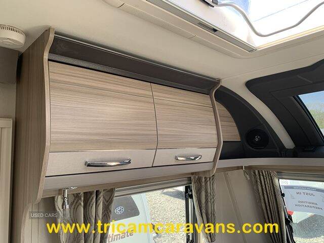 2019 Coachman Pastiche 575/4, Transverse Island Bed