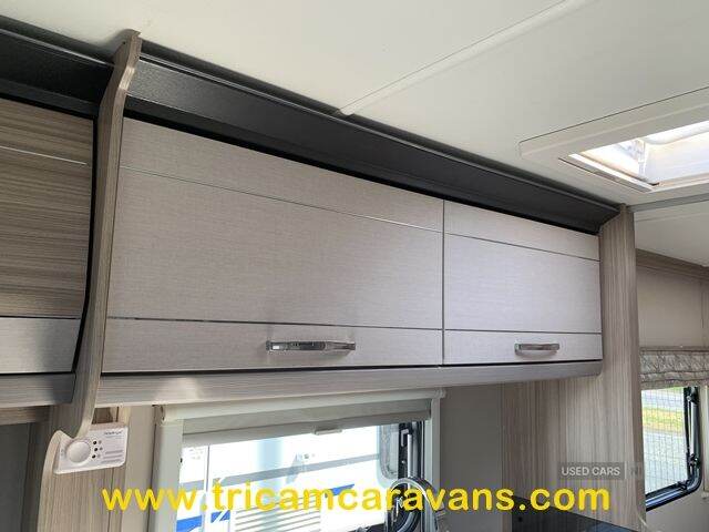 2019 Coachman Pastiche 575/4, Transverse Island Bed