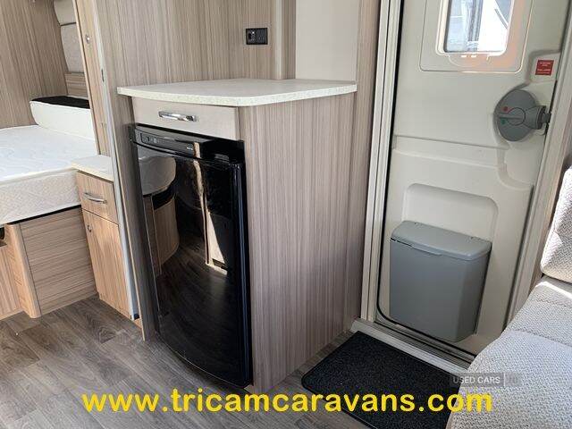2019 Coachman Pastiche 575/4, Transverse Island Bed