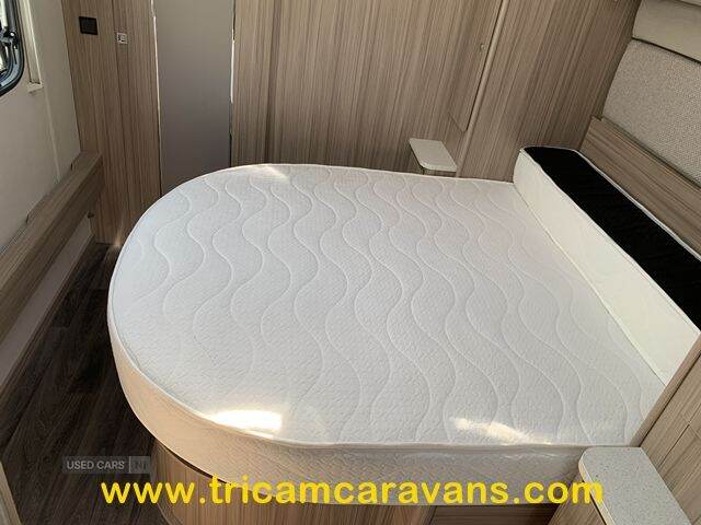2019 Coachman Pastiche 575/4, Transverse Island Bed