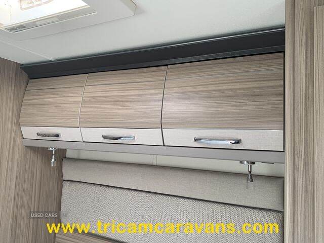 2019 Coachman Pastiche 575/4, Transverse Island Bed