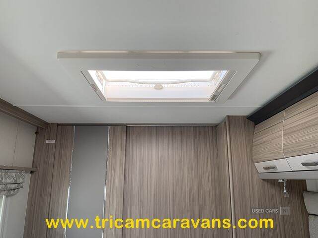 2019 Coachman Pastiche 575/4, Transverse Island Bed