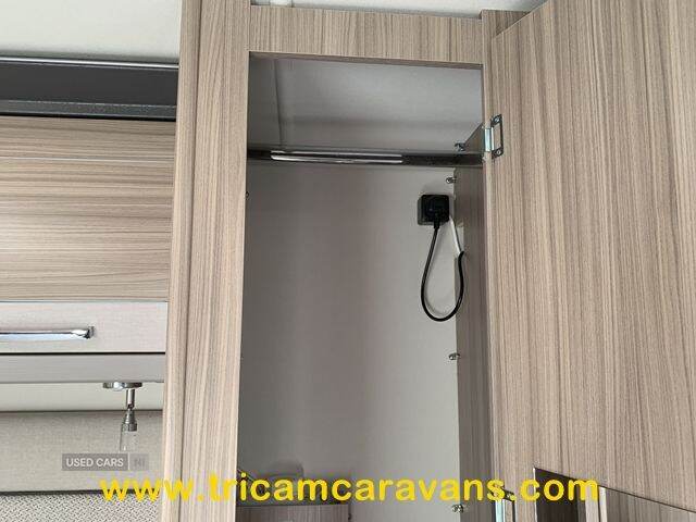2019 Coachman Pastiche 575/4, Transverse Island Bed