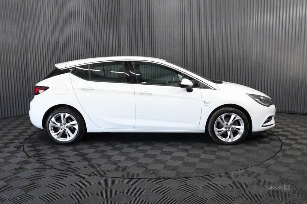 Feb 2017 Vauxhall Astra 1.4i 16V SRi 5dr