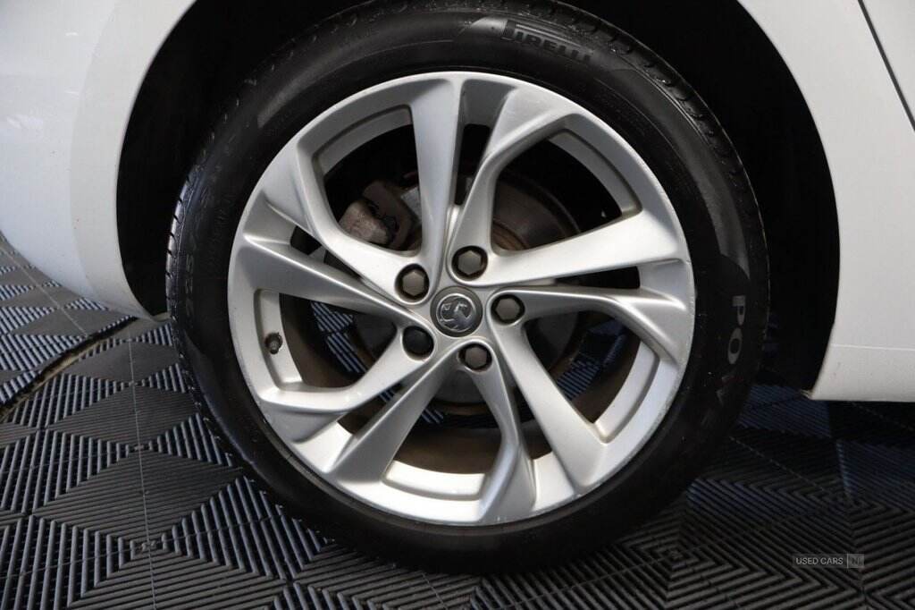 Feb 2017 Vauxhall Astra 1.4i 16V SRi 5dr
