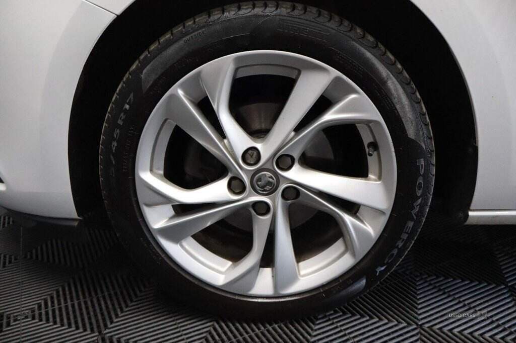 Feb 2017 Vauxhall Astra 1.4i 16V SRi 5dr