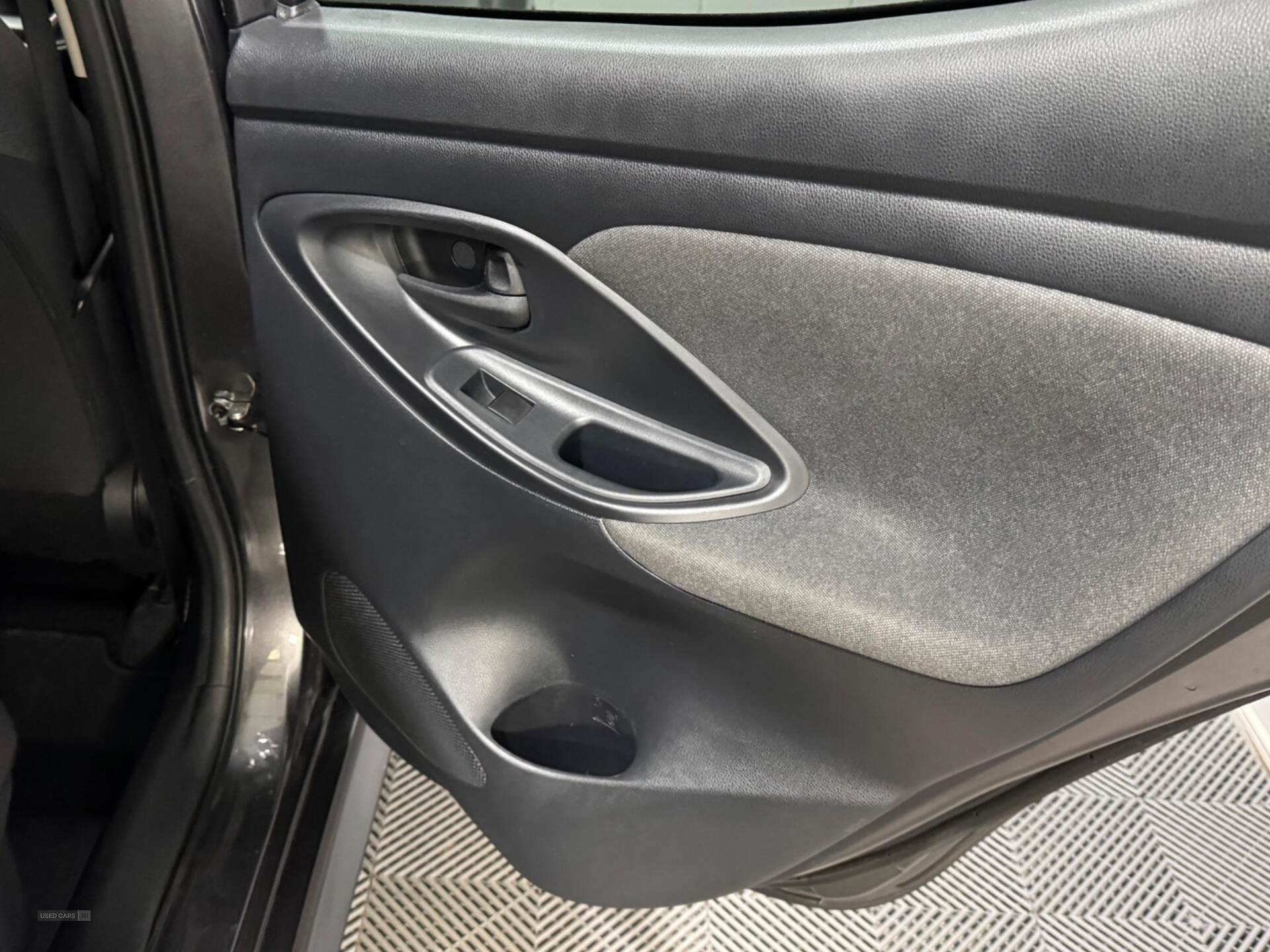 Jul 2021 Toyota Yaris 1.5 Hybrid Design 5dr CVT