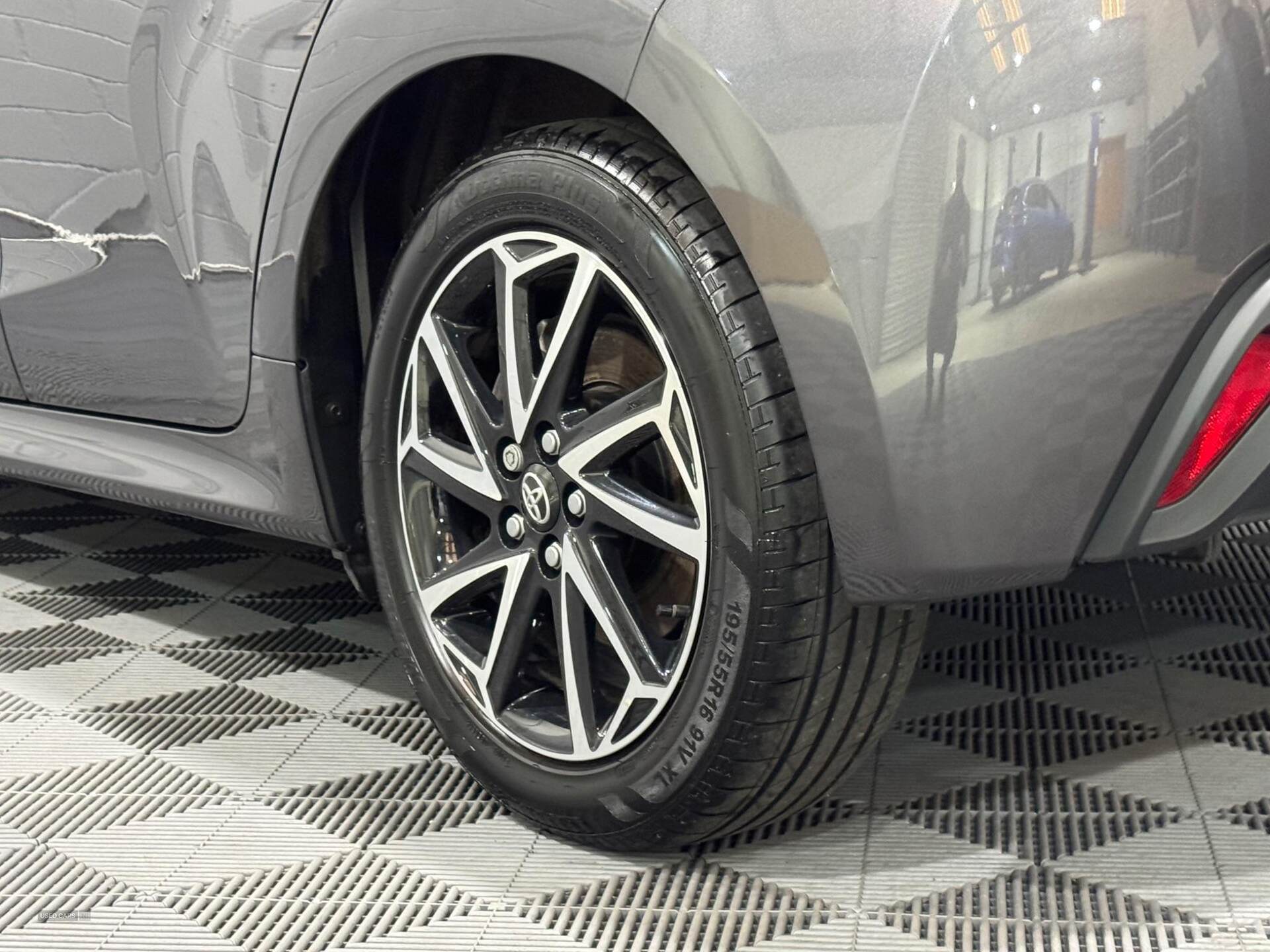 Jul 2021 Toyota Yaris 1.5 Hybrid Design 5dr CVT