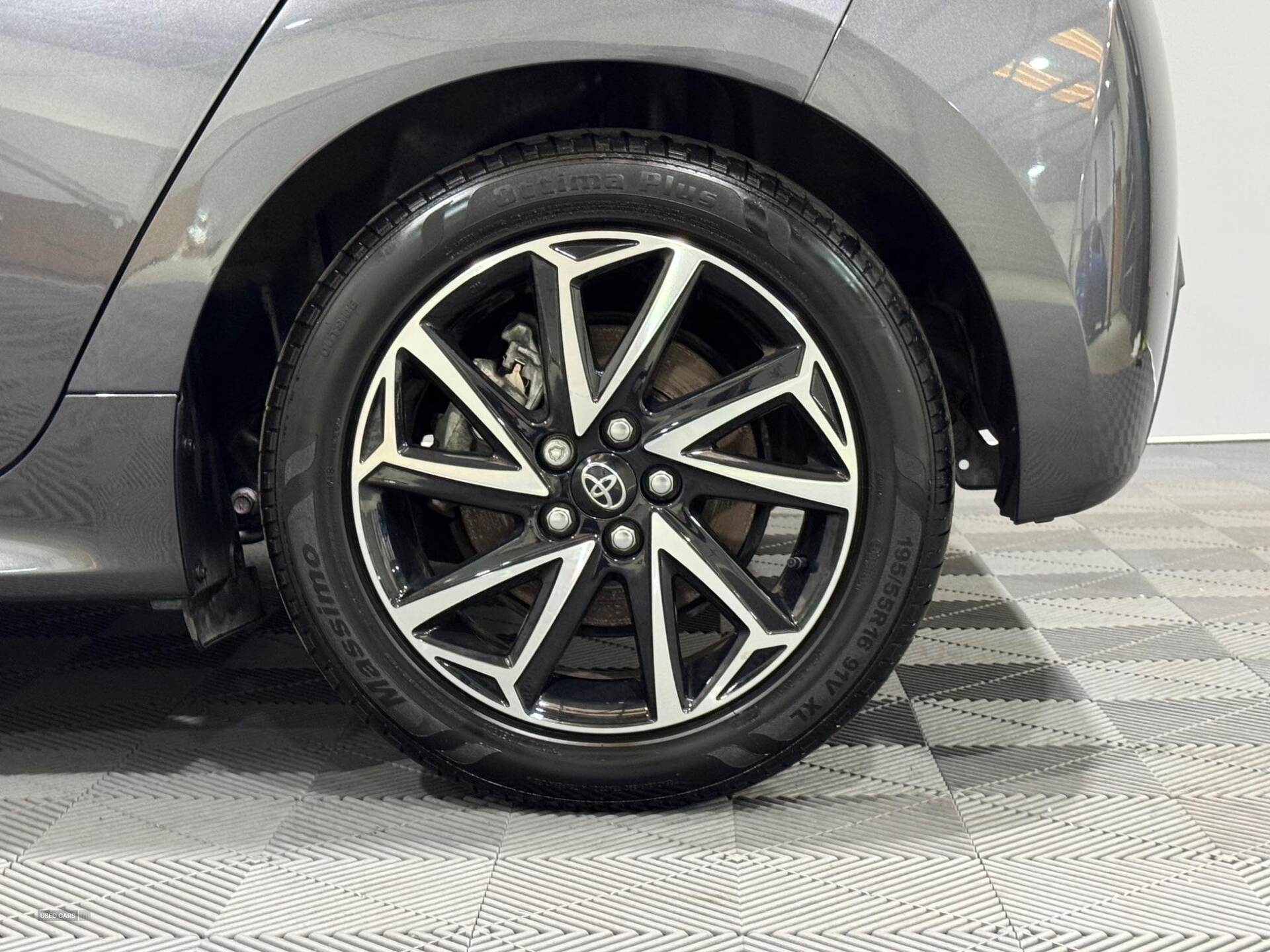 Jul 2021 Toyota Yaris 1.5 Hybrid Design 5dr CVT