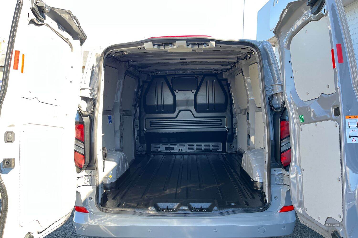 Sep 2024 Ford Transit Custom 2.0 EcoBlue 136ps H1 Van Limited Auto