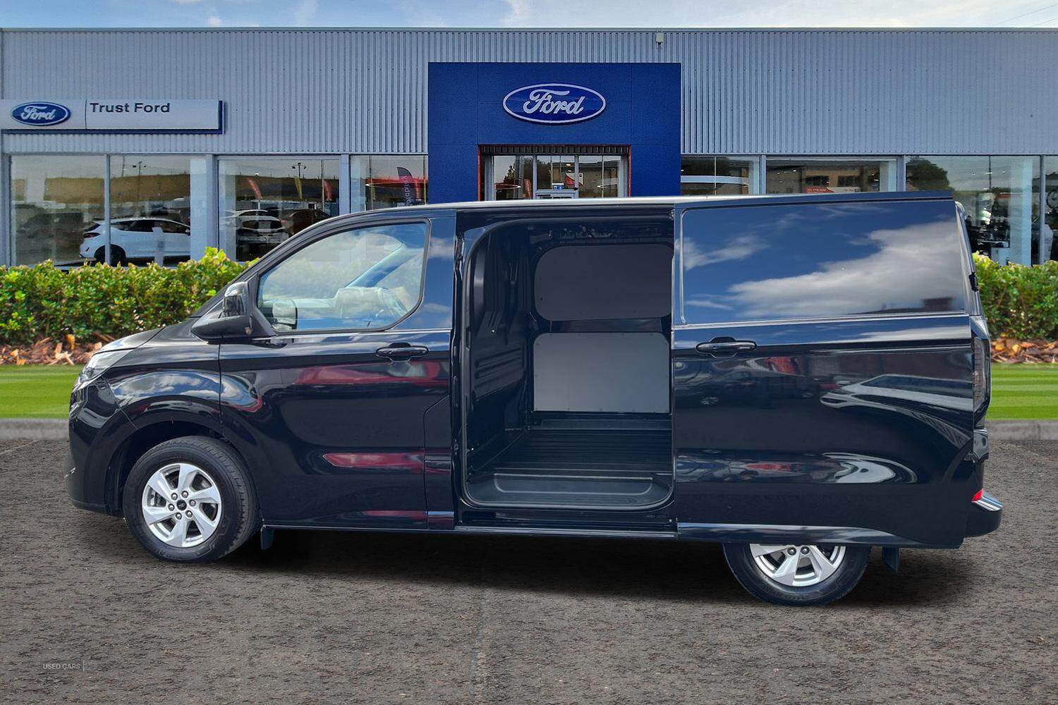 Oct 2024 Ford Transit Custom 2.0 EcoBlue 136ps H1 Van Limited Auto