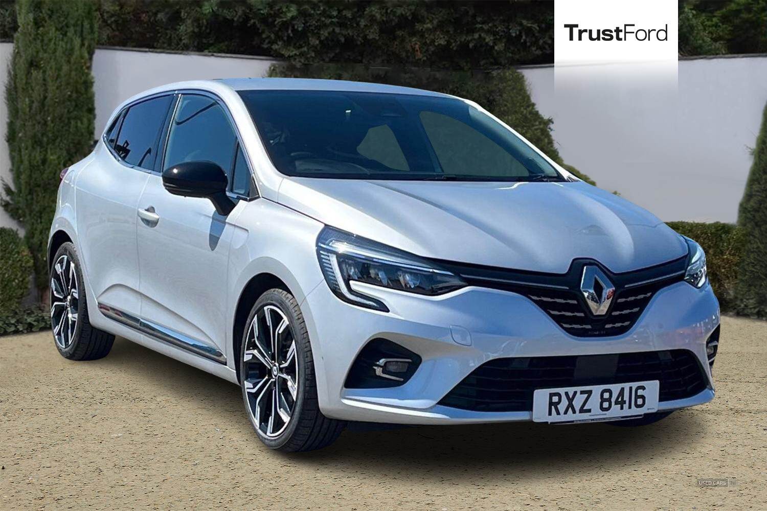 Nov 2022 Renault Clio 1.6 E-TECH full hybrid 145 Techno 5dr Auto
